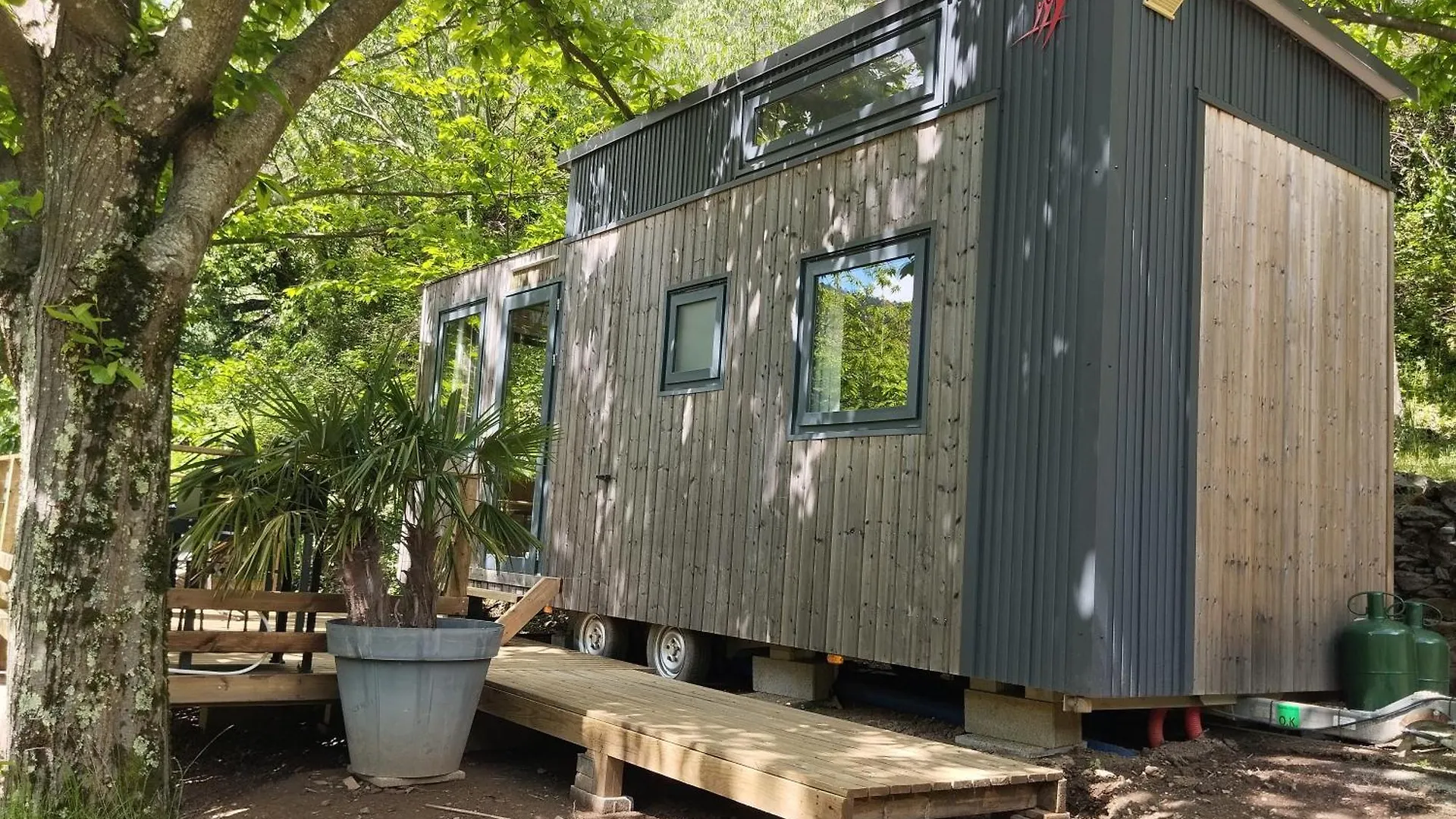Роскошный шатер Отель Tiny House Bord De Riviere Beaumont